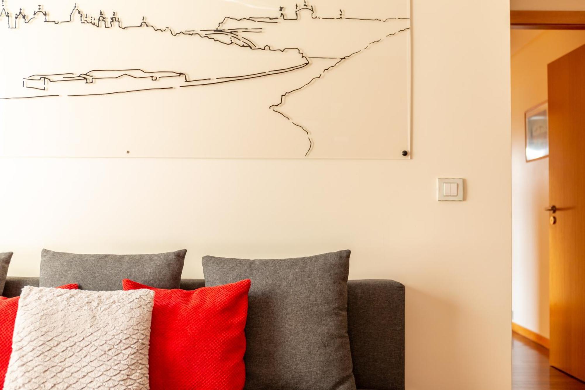 Francos Relaxing Apartment By The Metro Porto Luaran gambar